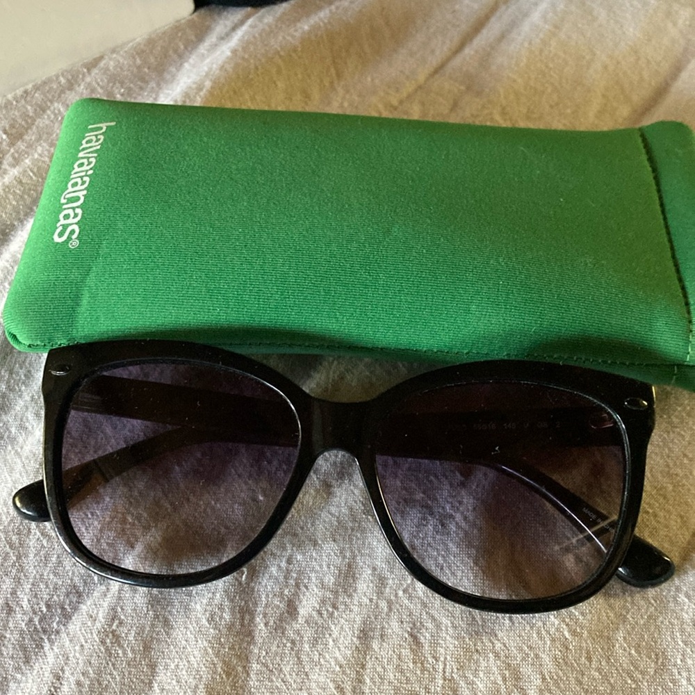 Havaianas Black Oversized Square Sunglasses
